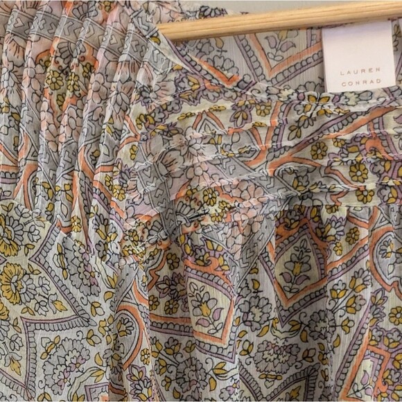 Lauren Conrad Sheer Floral Blouse Size L - Picture 3 of 4